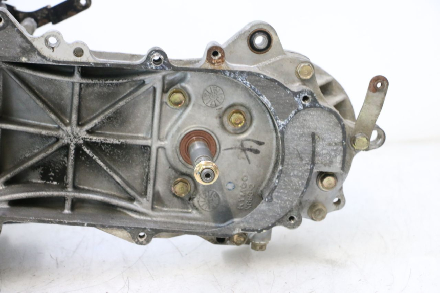 photo de ENGINE KYMCO AGILITY 4T 10" 50 (2005 - 2018) - Spare part profile view