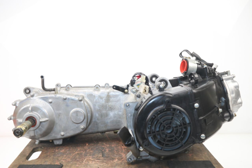 photo de ENGINE KYMCO AGILITY CITY 16P 125 (2015 - 2021) - Surface and material condition