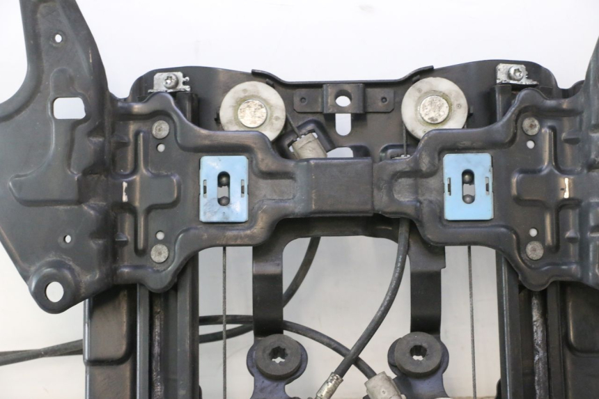 photo de SCREEN ENGINE SUZUKI BURGMAN EXECUTIVE ABS 650 (2006 - 2012) - Component zoom