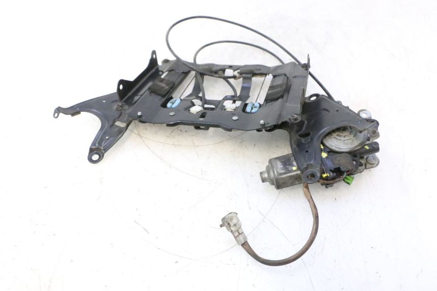 photo de SCREEN ENGINE SUZUKI BURGMAN EXECUTIVE ABS 650 (2006 - 2012) - Alternative perspective