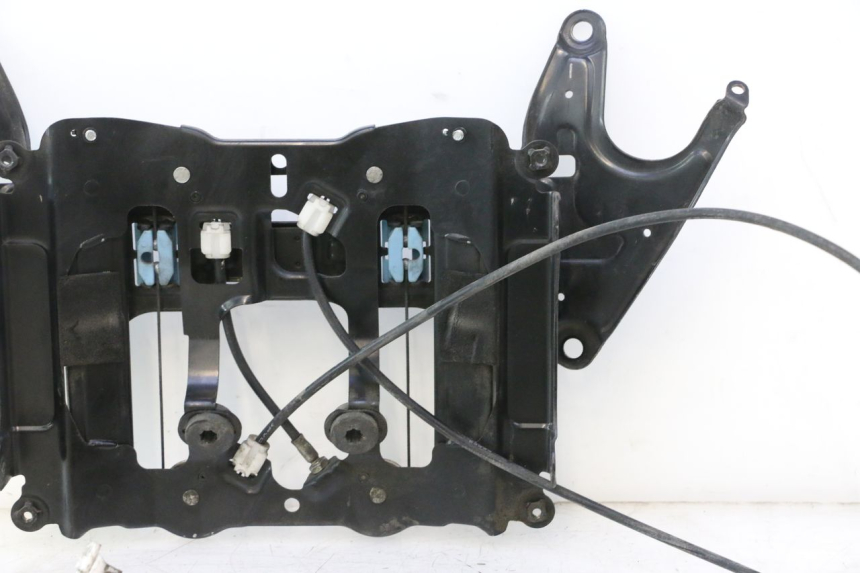 photo de SCREEN ENGINE SUZUKI BURGMAN EXECUTIVE ABS 650 (2006 - 2012) - Product overview