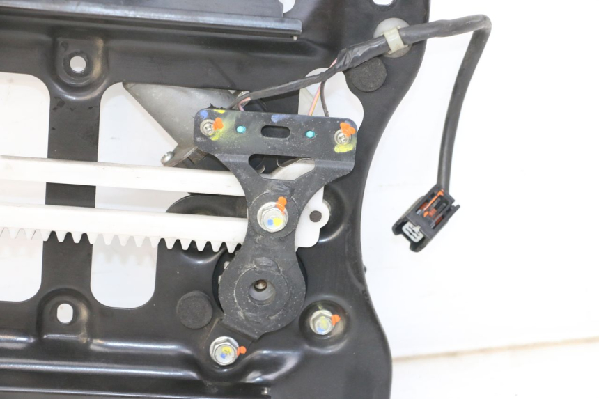 photo de SCREEN ENGINE HONDA FORZA 125 (2021 - 2025) - Distinctive features