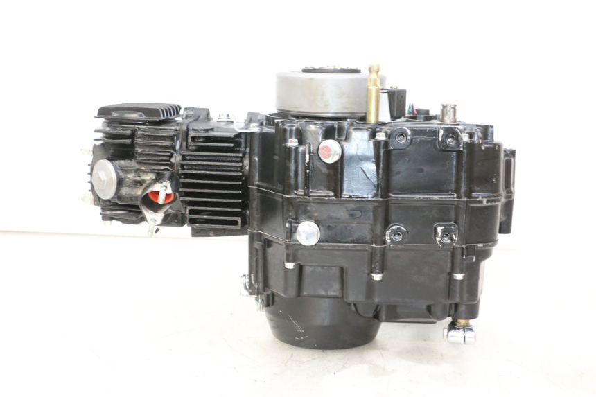 photo de ENGINE LONCIN DIRT BIKE 125 - Alternative perspective