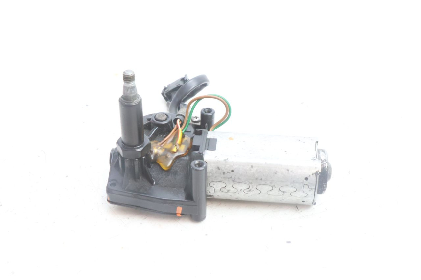 photo de WINDSCREEN WIPER MOTOR BMW C1 125 (2000 - 2003) - Component detail