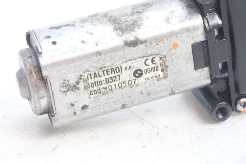 photo de WINDSCREEN WIPER MOTOR BMW C1 125 (2000 - 2003) - Fixing points details