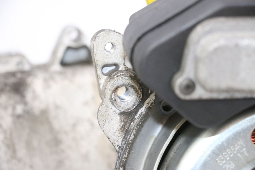 photo de ENGINE PIAGGIO FLY 2T 50 (2004 - 2017) - Surface and material condition