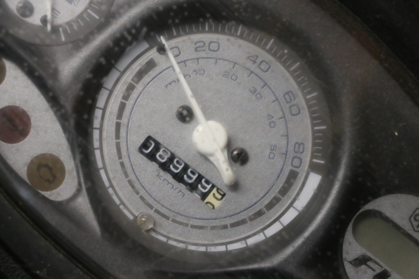 photo de ENGINE PIAGGIO FLY 4T 50 (2013 - 2017) - Fixing points details