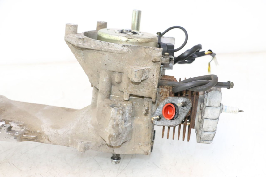 photo de ENGINE VASTRO GP 2T 50 (2013 - 2017) - Surface and material condition