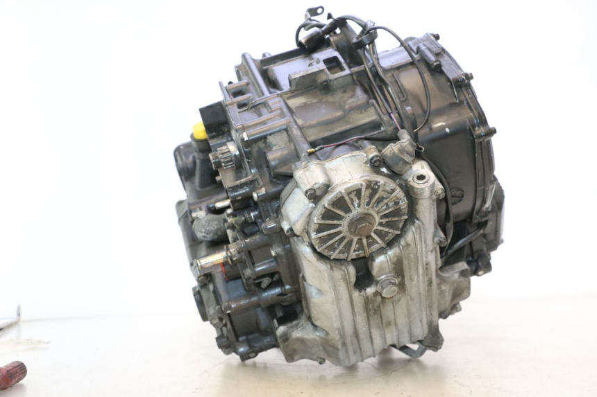 photo de ENGINE KAWASAKI GPX F ZX750F 750 (1986 - 1990) - Component detail