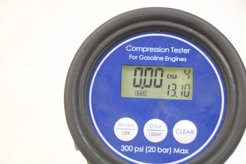 photo de ENGINE SUZUKI GSX-F GSX  F 1100 (1988 - 1994) - Detailed visual inspection