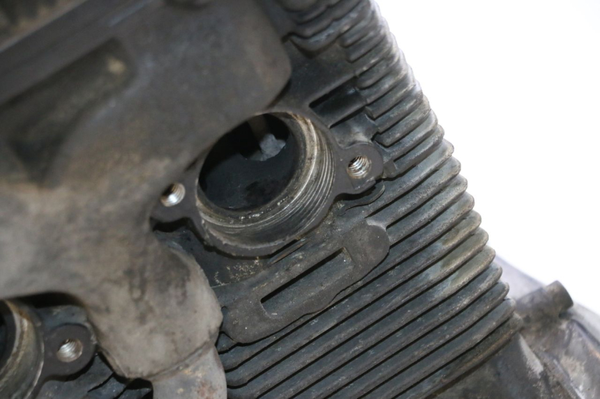 photo de ENGINE SUZUKI GSX F GSXF 750 (1988 - 1998) - Alternative perspective