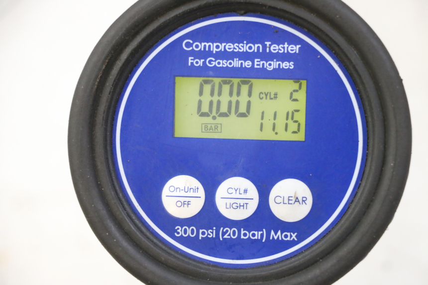 photo de ENGINE KAWASAKI ZR7 ZR-7 S 750 (1999 - 2004) - Alternative perspective