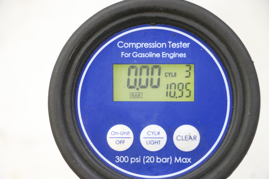 photo de ENGINE KAWASAKI ZR7 ZR-7 S 750 (1999 - 2004) - Technical close-up