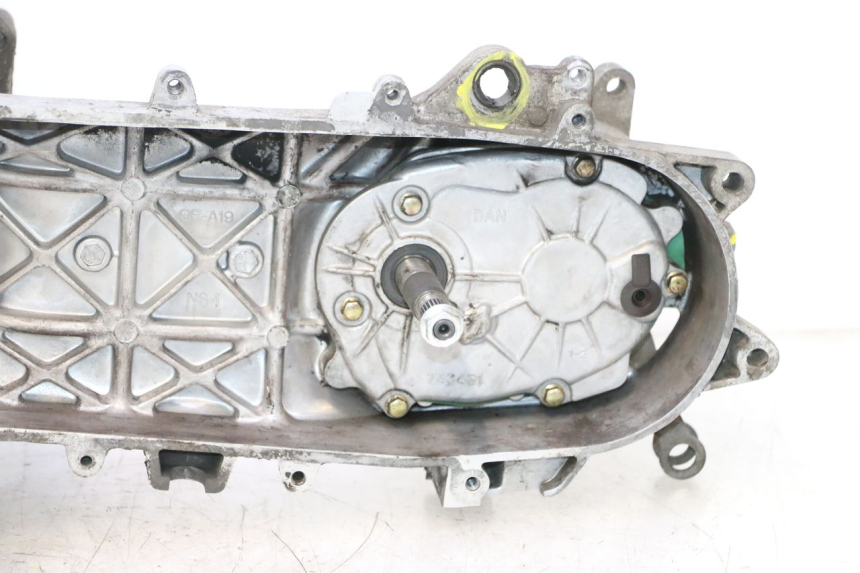 photo de ENGINE PEUGEOT KISBEE 2T 50 (2010 - 2017) - Alternative perspective