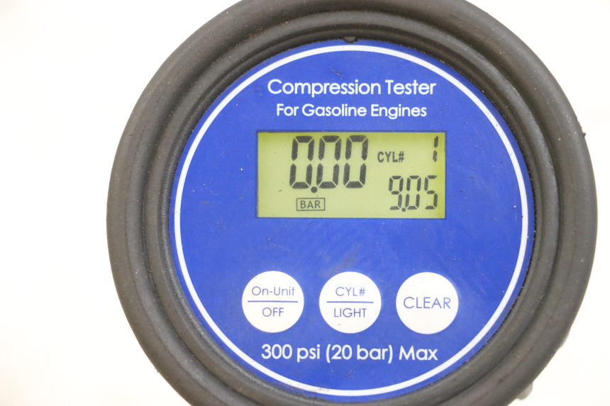 photo de ENGINE PEUGEOT KISBEE 4T 50 (2010 - 2017) - Detailed visual inspection