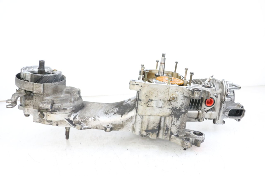 photo de ENGINE PEUGEOT KISBEE 4T 50 (2010 - 2017) - Alternative perspective