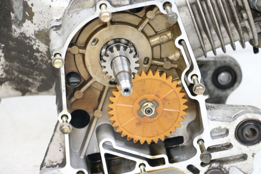 photo de ENGINE PEUGEOT KISBEE 4T 50 (2010 - 2017) - Fixing points details