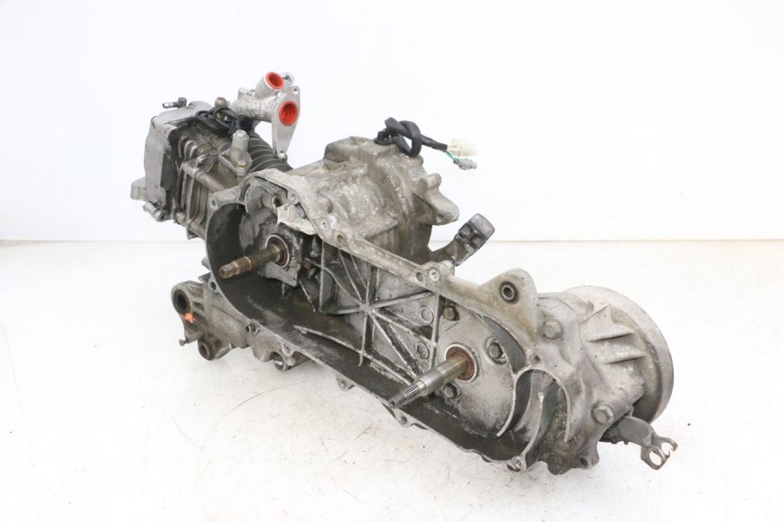 photo de ENGINE PEUGEOT KISBEE 4T 50 (2018 - 2022) - Surface and material condition