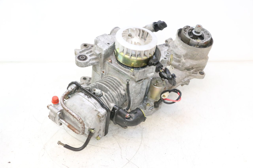 photo de ENGINE PEUGEOT KISBEE 4T 50 (2010 - 2017) - Alternative perspective