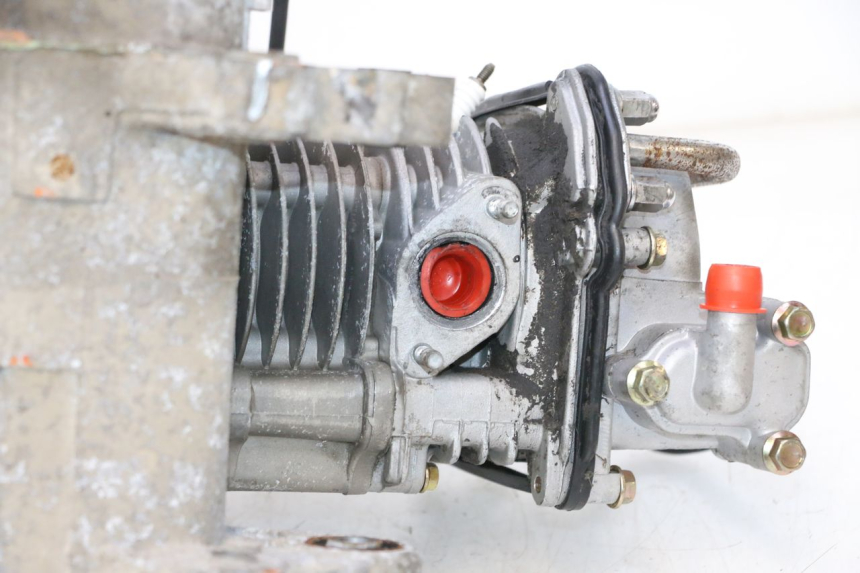 photo de ENGINE PEUGEOT KISBEE 4T 50 (2010 - 2017) - Surface and material condition