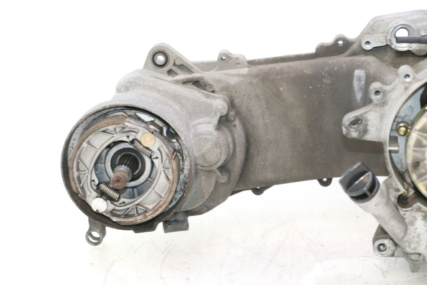 photo de ENGINE PEUGEOT KISBEE 4T 50 (2010 - 2017) - Surface and material condition