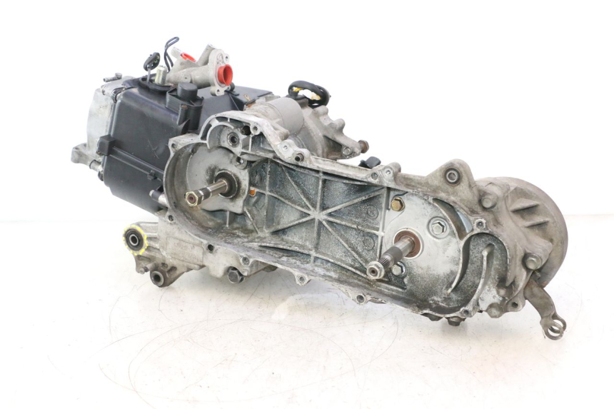 photo de ENGINE PEUGEOT KISBEE 4T 50 (2018 - 2022) - Alternative angle