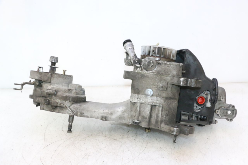 photo de ENGINE PEUGEOT KISBEE 4T 50 (2018 - 2022) - Surface and material condition