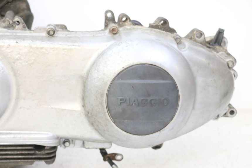 photo de ENGINE PIAGGIO MP3 RL 250 (2006 - 2010) - Surface and material condition