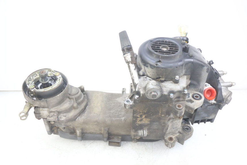 photo de ENGINE SYM ORBIT III 3 4T 50 (2021 - 2025) - Alternative perspective