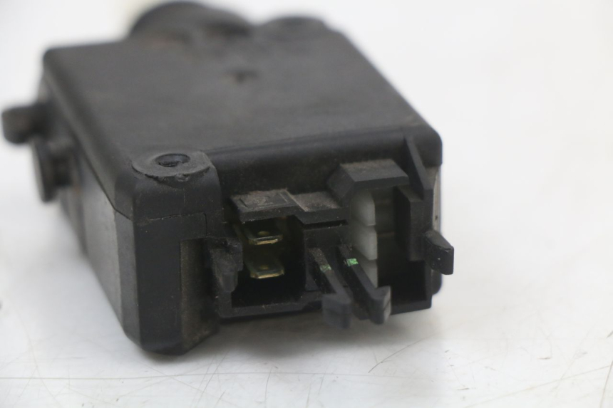 photo de SEAT LOCK ENGINE PEUGEOT GEOPOLIS RS 125 (2007 - 2009) - Alternative perspective