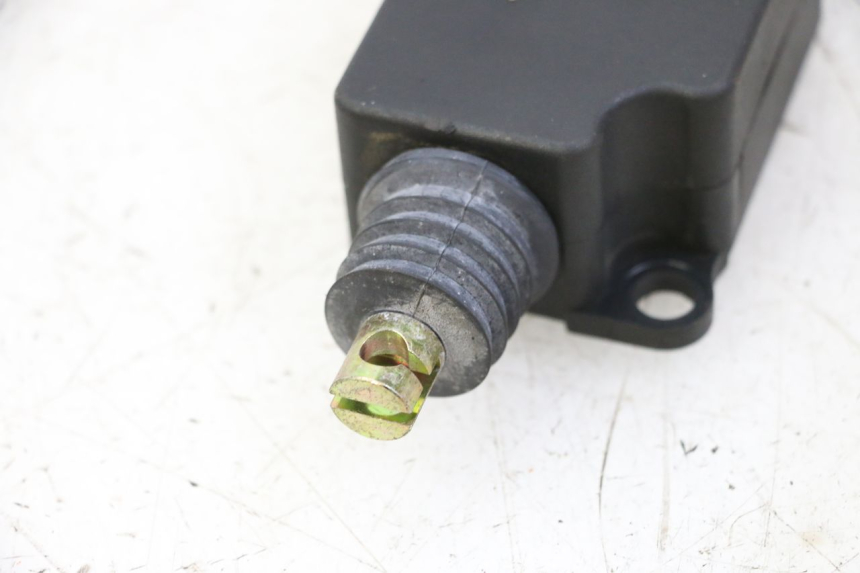 photo de SEAT LOCK ENGINE SYM JOYMAX 125 (2010 - 2017) - Zoom on usage condition