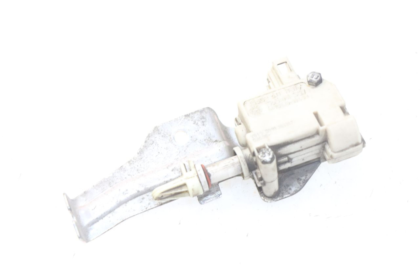 photo de TRUNK OPENING MOTOR PIAGGIO LIBERTY IGET 4T 50 (2015 - 2020) - Zoom on usage condition