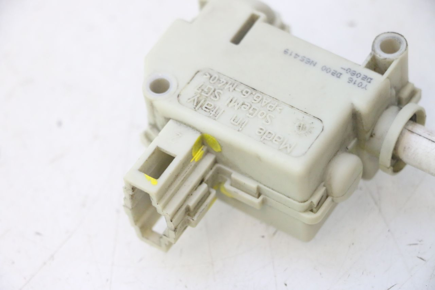 photo de TRUNK OPENING MOTOR PIAGGIO LIBERTY IGET 4T 50 (2015 - 2020) - Zoom on usage condition