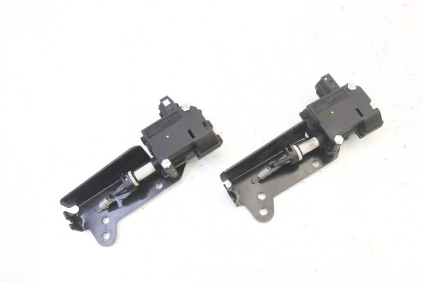 photo de SEAT LOCK ENGINE PIAGGIO MP3 HPE 310 (2024 - 2025) - Main view