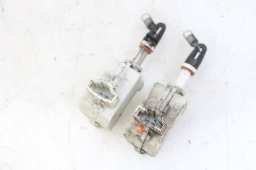 photo de TRUNK OPENING MOTOR PIAGGIO MP3 LT 300 (2010 - 2016) - Technical close-up