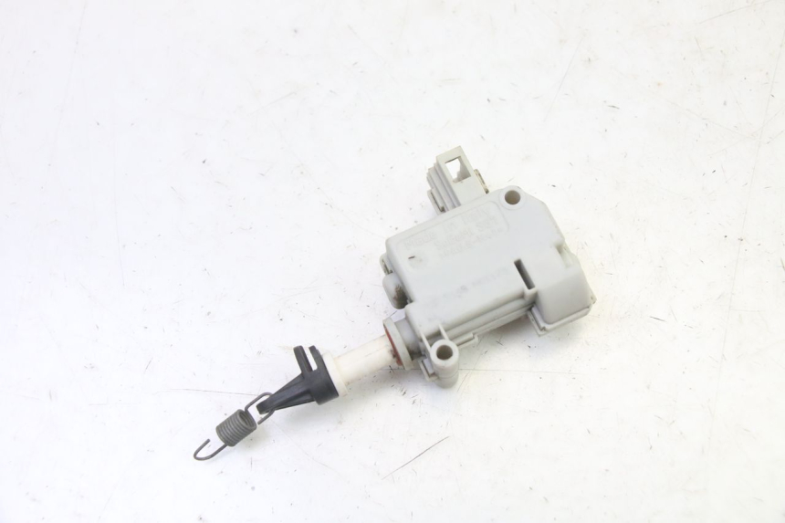 photo de SEAT LOCK ENGINE PIAGGIO MP3 RL 250 (2006 - 2010) - Zoom on usage condition