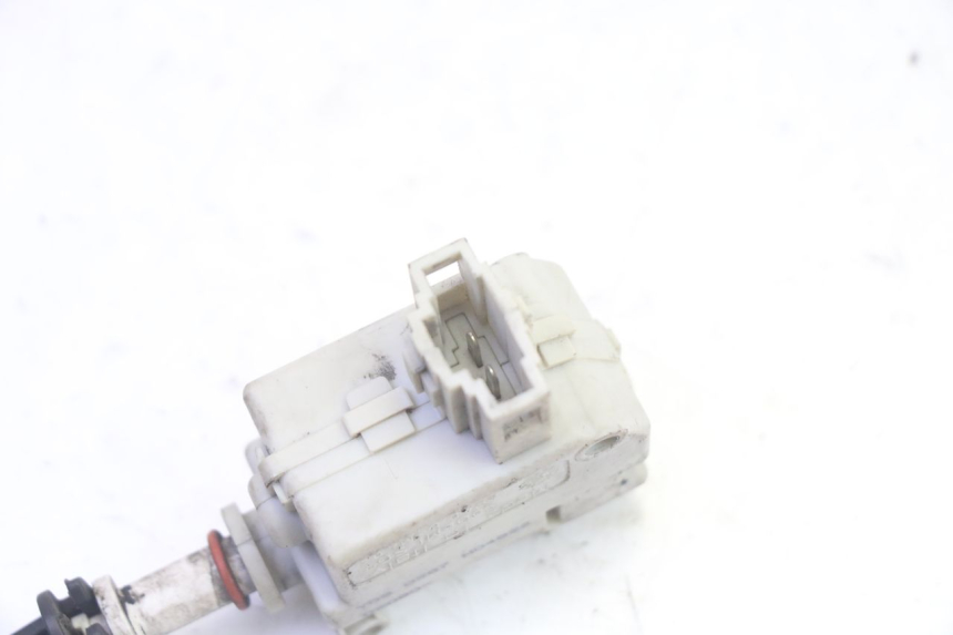 photo de SEAT LOCK ENGINE PIAGGIO MP3 RL 250 (2006 - 2010) - Zoom on usage condition