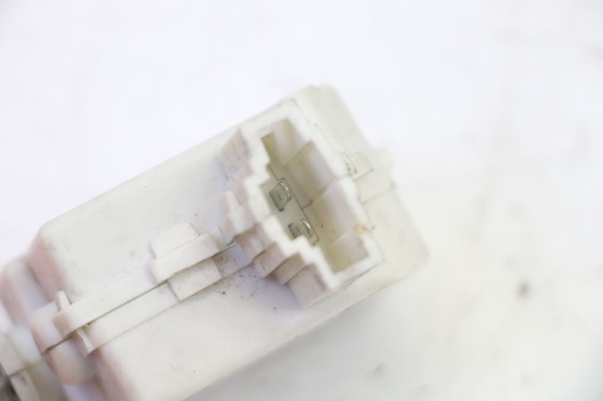 photo de SEAT LOCK ENGINE PIAGGIO MP3 500 (2016 - 2018) - Alternative perspective