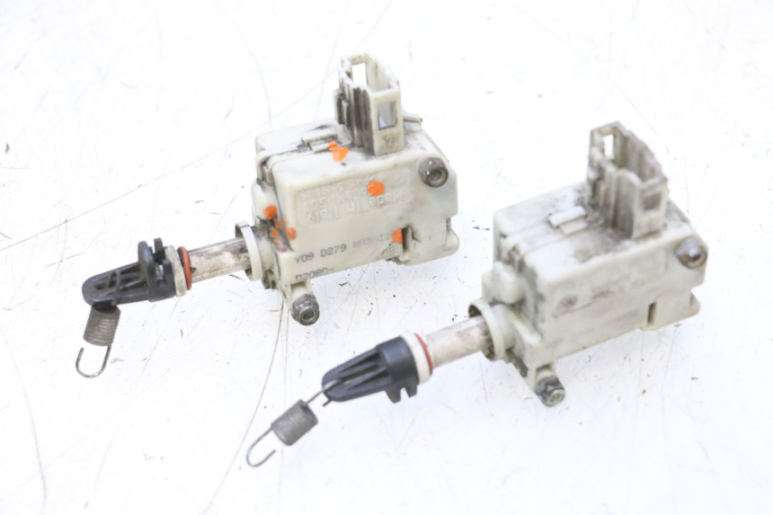 photo de SEAT LOCK ENGINE PIAGGIO MP3 RL 250 (2006 - 2010) - Main view
