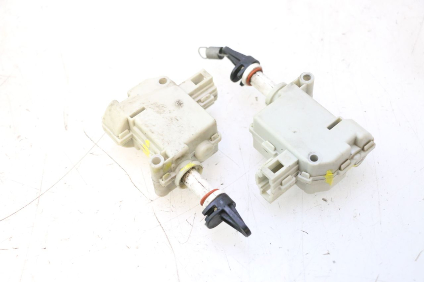 photo de SEAT LOCK ENGINE PIAGGIO MP3 500 (2011 - 2015) - Product overview