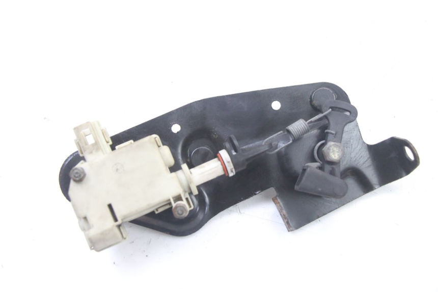 photo de TRUNK OPENING MOTOR PIAGGIO VESPA GRANTURISMO 125 (2003 - 2007) - Main view