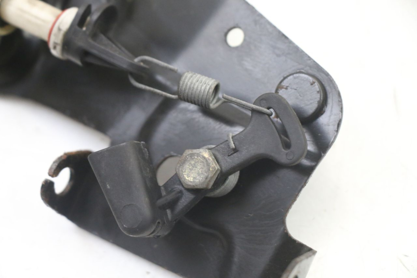 photo de TRUNK OPENING MOTOR PIAGGIO VESPA GRANTURISMO 125 (2003 - 2007) - Zoom on usage condition