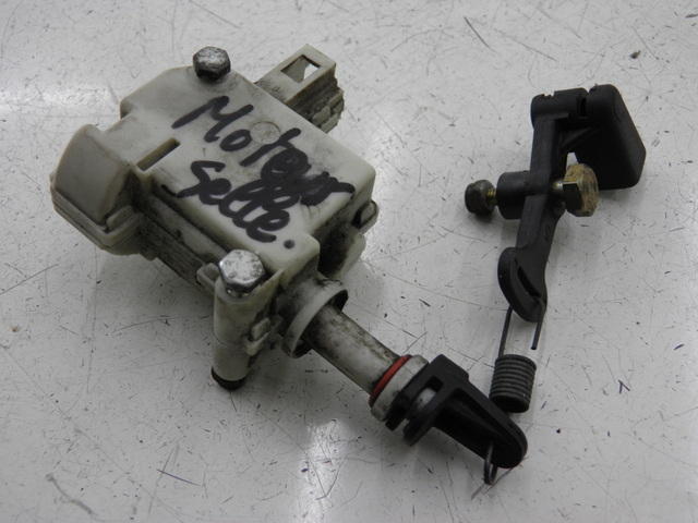 photo de SEAT LOCK ENGINE PIAGGIO X8 STREET 125 (2006 - 2007) - Main view