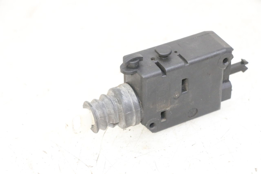 photo de SEAT LOCK ENGINE PEUGEOT SATELIS 125 (2013 - 2018) - Technical close-up