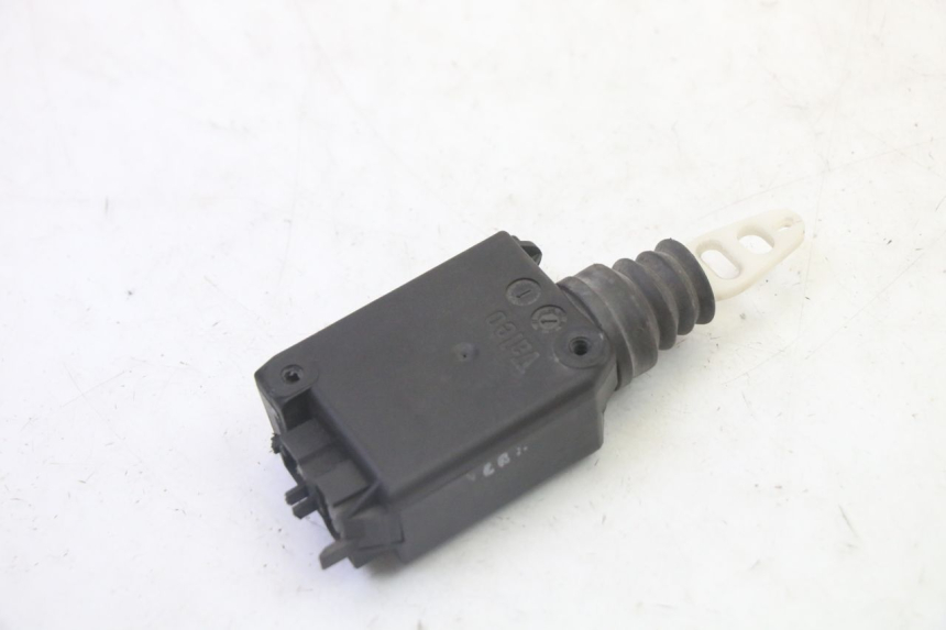 photo de TRUNK OPENING MOTOR PEUGEOT SATELIS 125 (2010 - 2012) - Zoom on usage condition