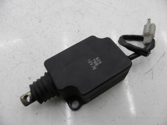 photo de SEAT LOCK ENGINE SYM GTS 125 (2005 - 2008) - Zoom on usage condition