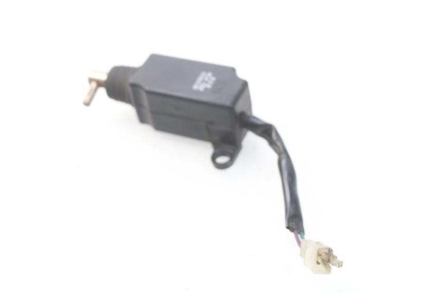 photo de SEAT LOCK ENGINE PEUGEOT TWEET 125 (2010 - 2017) - Zoom on usage condition