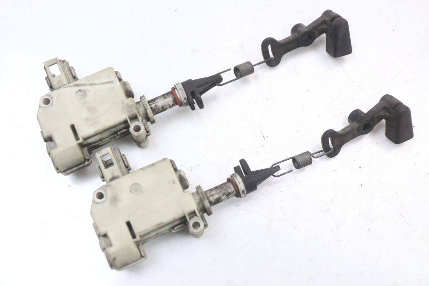 photo de SEAT LOCK ENGINE PIAGGIO X8 125 (2004 - 2007) - Component detail