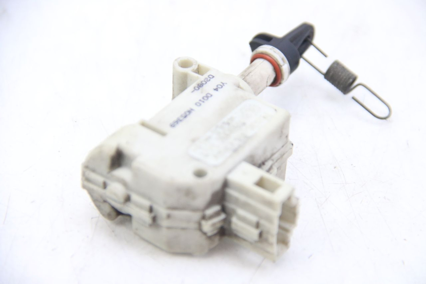 photo de TRUNK OPENING MOTOR PIAGGIO X9 EVOLUTION 125 (2003 - 2007) - Component detail