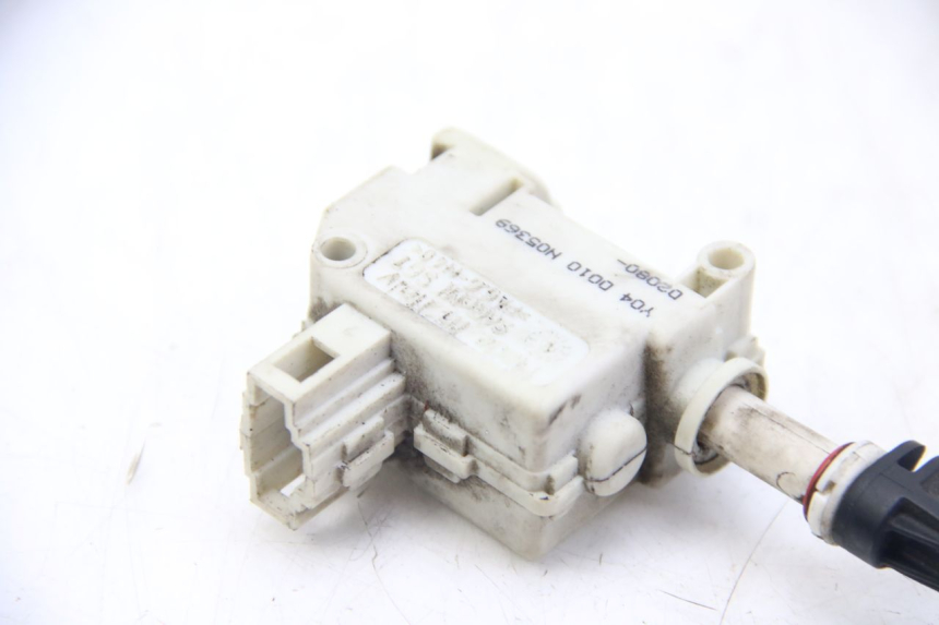 photo de TRUNK OPENING MOTOR PIAGGIO X9 EVOLUTION 125 (2003 - 2007) - Zoom on usage condition